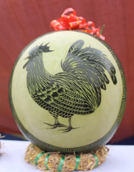 Doc dao dua hau tac khac hinh ga choi Tet - Anh 4
