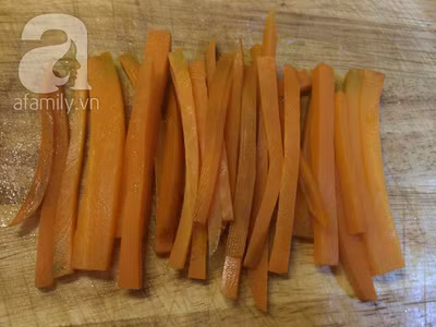 Cà rốt thái chỉ.