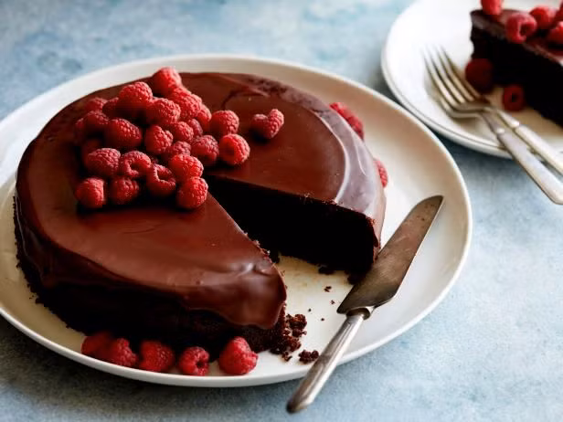 Bánh torte vị chocolate dễ nhất quả đất chỉ với 3 nguyên liệu - Ảnh 1.