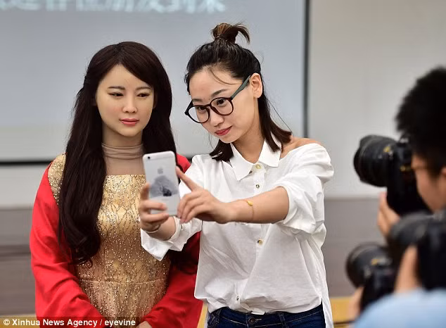  Jia Jia còn biết cả...tự sướng nữa chứ! 