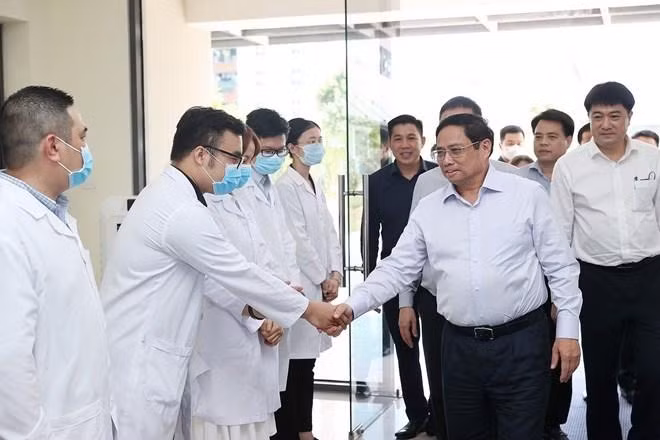 Thủ tướng Phạm Minh Chính thăm Trung tâm giám định ADN, Viện Công nghệ Sinh học. (Ảnh: Dương Giang/TTXVN). Thủ tướng Phạm Minh Chính thăm Trung tâm giám định ADN, Viện Công nghệ Sinh học. (Ảnh: Dương Giang/TTXVN).