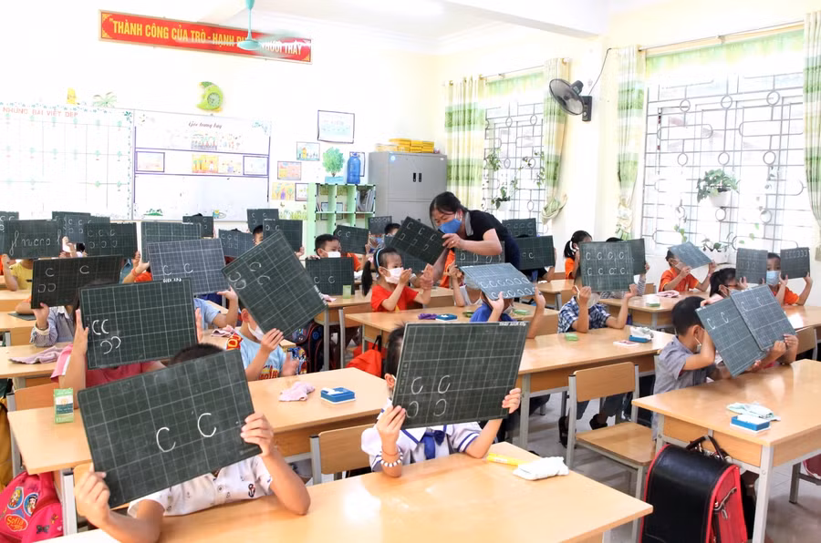 Lai Châu tranh thủ “thời gian vàng” để dạy và học trong điều kiện bình thường mới.