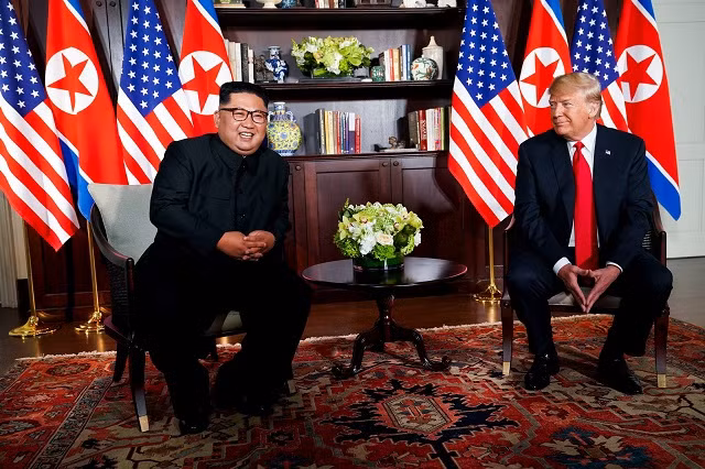 Lãnh đạo Kim Jong-un gặp Tổng thống Donald Trump tại Singapore tháng 6/2018 (ảnh: CreditCreditDoug Mills/The New York Times)