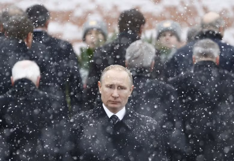 Tổng thống Nga Putin tham dự lễ đặt vòng hoa kỷ niệm ngày Bảo vệ tổ quốc tại ngôi mộ những chiến sĩ vô danh ở Moscow, Nga ngày 23/2 Tổng thống Nga Putin tham dự lễ đặt vòng hoa kỷ niệm ngày Bảo vệ tổ quốc tại ngôi mộ những chiến sĩ vô danh ở Moscow, Nga ngày 23/2