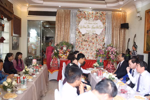 Hoa khôi Thể thao Lại Hương Thảo rạng rỡ trong lễ ăn hỏi ảnh 12