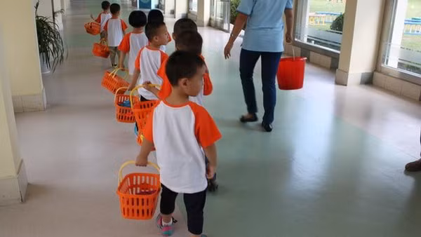 Bố mẹ Trung Quốc và “cơn sốt” cho con đi học mẫu giáo nội trú từ 3 tuổi 2