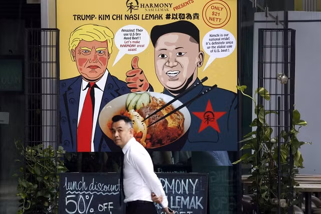 Hình ảnh ông Trump và ông Kim tại một nhà hàng Hình ảnh ông Trump và ông Kim tại một nhà hàng