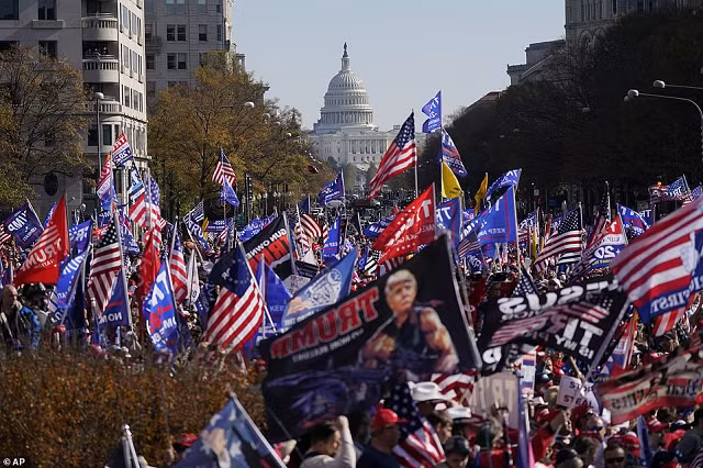 Hình ảnh biển người xuống đường ủng hộ TT Trump tại Washington ảnh 2