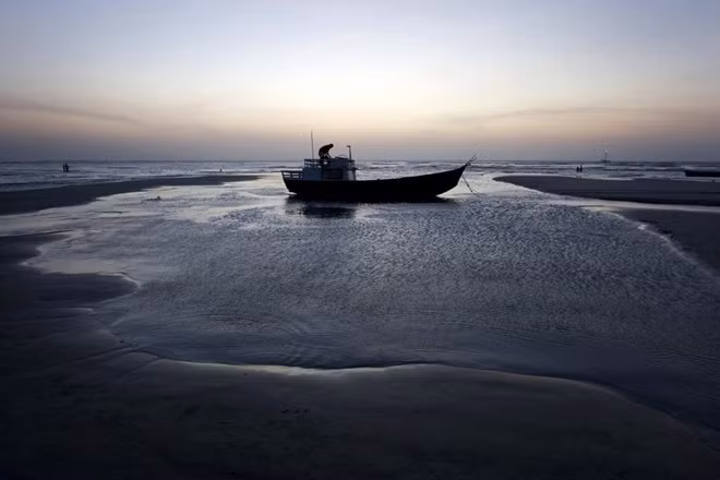 Ngôi làng chài cách thủ đô Brazil 300 km mang tên Jericoacoara là nơi có những con đường phủ đầy cát, bãi biển trải dài bất tận, và mới có điện cách đây 20 năm. Đây là nơi lý tưởng để lướt sóng. Ngôi làng chài cách thủ đô Brazil 300 km mang tên Jericoacoara là nơi những con đường phủ đầy cát, những bãi biển trải dài bất tận, và mới có điện cách đây 20 năm. Đây là nơi lý tưởng để lướt sóng.