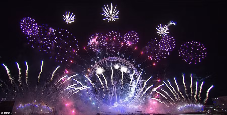Thủ đô London, Anh đón năm mới với màn pháo hoa thắp sáng sông Thames