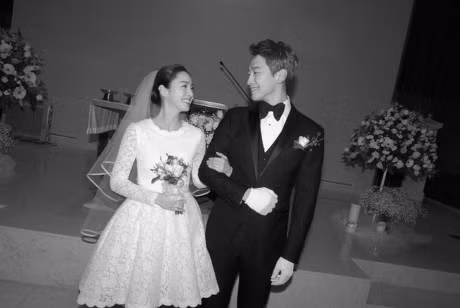 Khac nguoi, vo chong Kim Tae Hee - Bi Rain ket hon xong moi chup anh cuoi - Anh 2