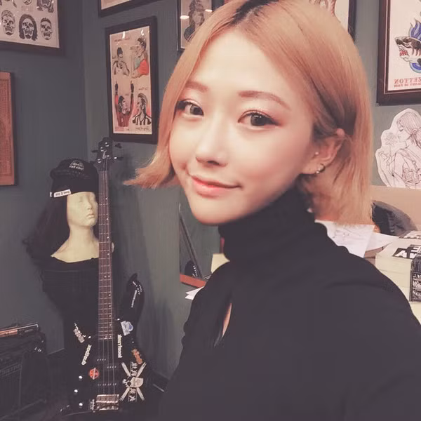 Gương mặt trong sáng, dễ thương của Ahn Lina. 