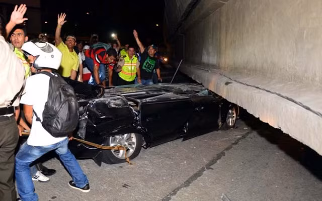  Tổng thống Ecuador Rafael Corre đã cắt ngắn chuyến thăm Ý và trở về nước để đối phó với cuộc khủng hoảng. 