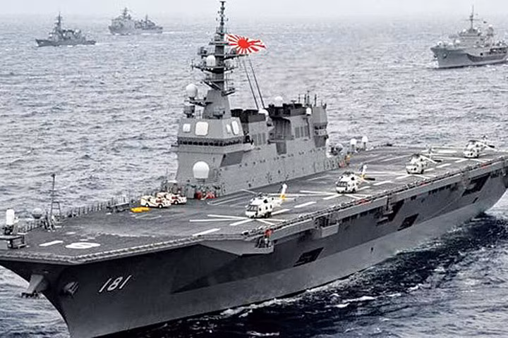 Tàu sân bay trực thăng Izumo của Nhật Bản . Ảnh: Manila Livewire. 