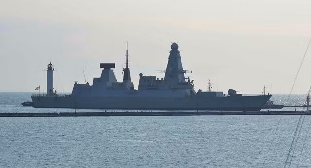 Tàu HMS Duncan của Hải quân Hoàng gia Anh.