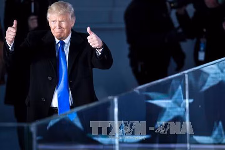 20 chiến đấu cơ "quần thảo" bầu trời ngày ông Trump nhậm chức