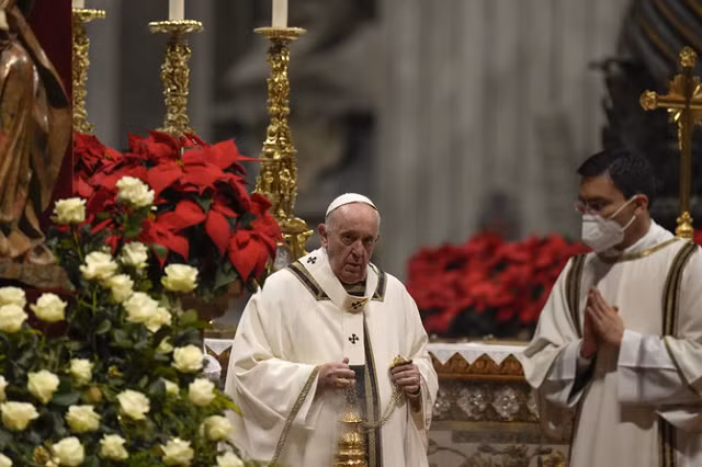 Giáo hoàng Francis đã cử hành Thánh lễ đêm Giáng sinh.