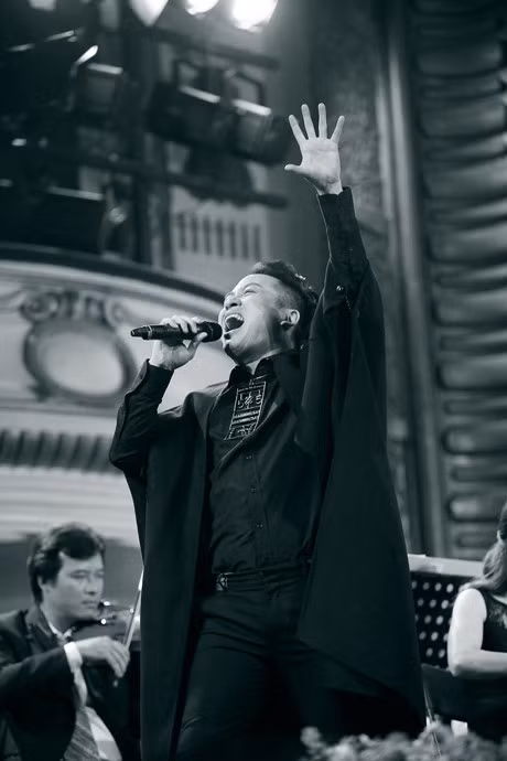 Divo Tung Duong thang hoa khi hat rock cung giao huong - Anh 4