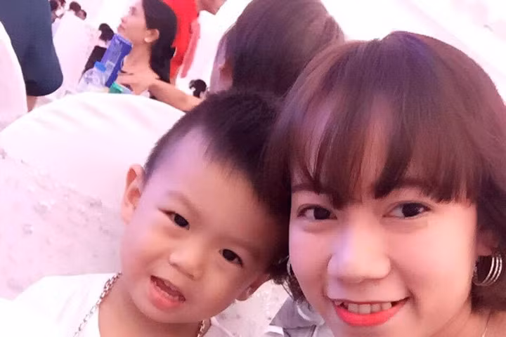 Mẹ làm cơm sáng tạo "dụ" bé ăn hết veo