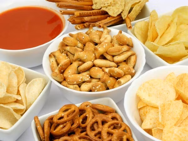 Mối nguy hại khi sử dụng lò vi sóng nấu nướng