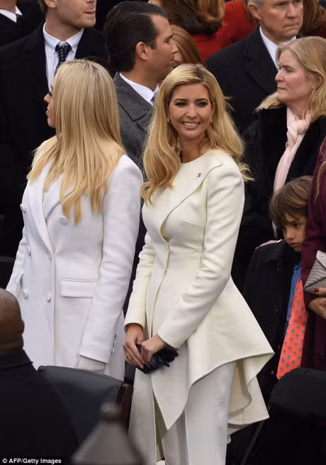 Hau due ong Trump xuat hien 