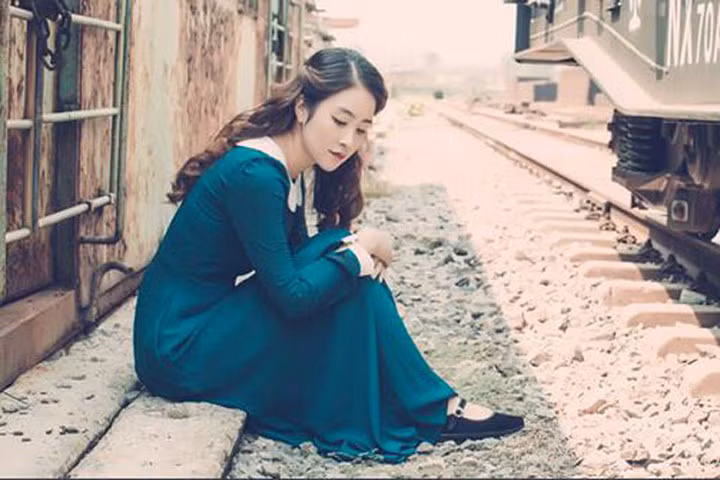 Nữ lãnh đạo cực xinh làm mẫu ảnh quảng bá du lịch quê nhà