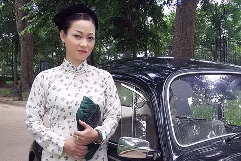Thu Hường hiện là diễn viên của Nhà hát Kịch Hà Nội. Thỉnh thoảng, chị vẫn nhận lời tham gia một số phim truyền hình. Dù đã bước qua tuổi 40 nhưng nữ diễn viên vẫn còn lẻ bóng. Chị tâm sự bản thân luôn khát khao có một mái ấm gia đình nhưng có lẽ, duyên số chưa mỉm cười với chị. Thu Hương có sở thích ăn chay. Chị thường đọc kinh phật, đi chùa và làm từ thiện. Thu Hường hiện là diễn viên của Nhà hát Kịch Hà Nội. Thỉnh thoảng, chị vẫn nhận lời tham gia một số phim truyền hình. Dù đã bước qua tuổi 40 nhưng nữ diễn viên vẫn còn lẻ bóng. Chị tâm sự bản thân luôn khát khao có một mái ấm gia đình nhưng có lẽ, duyên số chưa mỉm cười với chị. Thu Hương có sở thích ăn chay. Chị thường đọc kinh phật, đi chùa và làm từ thiện.