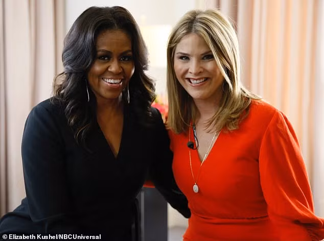 Cựu Đệ nhất phu nhân Mỹ Michelle Obama và Jenna Bush Hager sẽ tới Việt Nam vào tháng 12 tới.