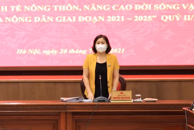 Phó Bí thư Thường trực Thành ủy Hà Nội Nguyễn Thị Tuyến chủ trì hội nghị.