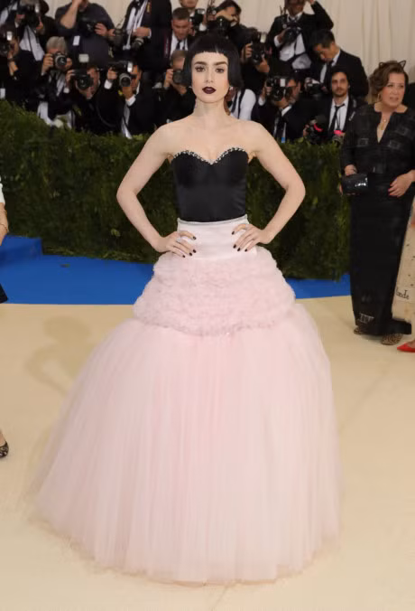 Thoi trang dep hut hon cua sao tren tham do Met Gala - Anh 4