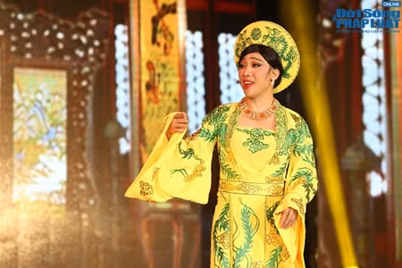 “Hoàng hậu” Trấn Thành bị phế truất, đày vào lãnh cung ảnh 3 “Hoàng hậu” Trấn Thành bị phế truất, đày vào lãnh cung ảnh 3