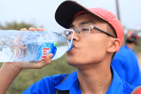 Sinh vien Thu do dap xe vuot 100 km ve Gio to Hung Vuong