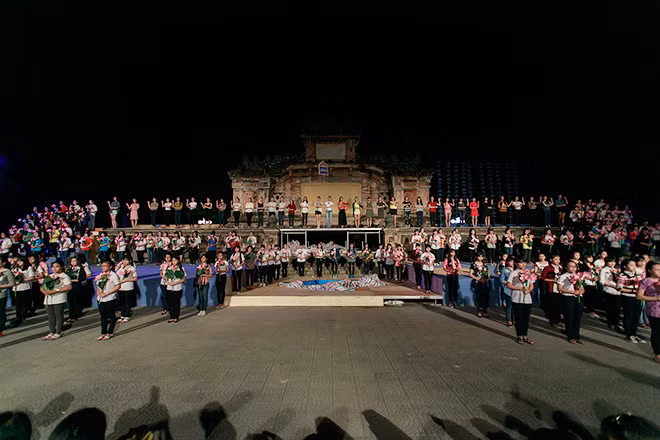 Kỳ Duyên, Thùy Dung, Ngọc Hân tập luyện cho Festival Huế ảnh 1