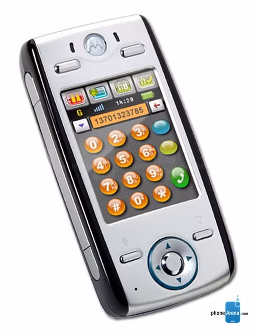 Motorola E680i: Được giới thiệu như là phiên bản nâng cấp của chiếc E680. Motorola E680i là một thiết bị chạy Linux. Các tính năng nổi bật của nó bao gồm: loa 3D stereo, màn hình cảm ứng QVGA 2,5 inch (độ phân giải 240x320 pixel ), được trang bị bút cảm ứng, camera VGA, một bộ vi xử lý 300 MHzvà bộ nhớ trong có thể mở rộng.