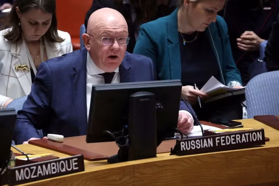 Đại sứ Nga tại Liên hợp quốc Vassily Nebenzia phát biểu trước Hội đồng Bảo an LHQ. Ảnh: REUTERS)