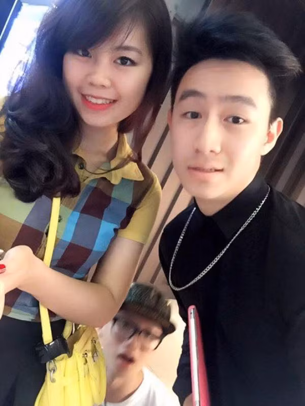 Bức ảnh mẹ trẻ xinh hơn con gái khiến cư dân mạng chao đảo