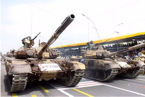 Tại sao Iran từ chối mua xe tăng T-90S của Nga? - ảnh 1