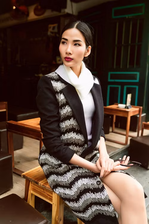 Hoàng Thùy khoe cặp chân thon giữa tiết trời giá lạnh ảnh 8