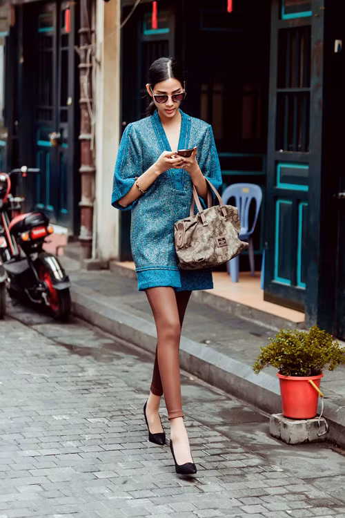 Hoàng Thùy khoe cặp chân thon giữa tiết trời giá lạnh ảnh 5