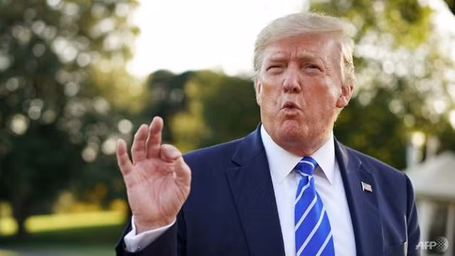 TT Mỹ Donald Trump cho biết vừa cứu Hong Kong.