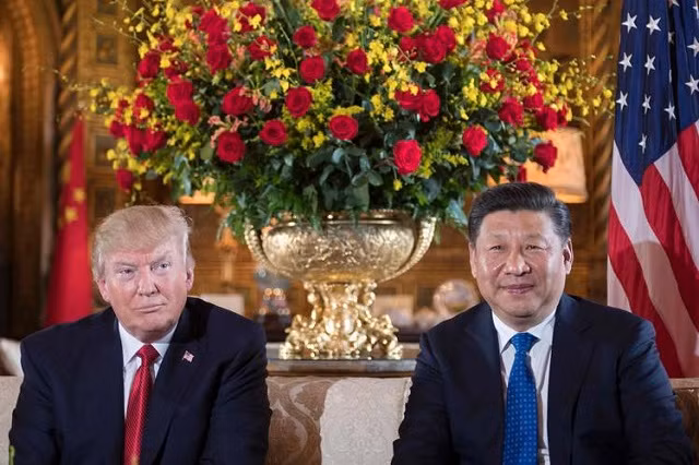 TT Mỹ Donald Trump và Chủ tịch Trung Quốc Tập Cận Bình (phải)