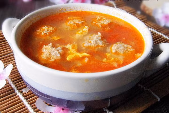 2 cách nấu canh chua thịt viên cho ngày nóng nực