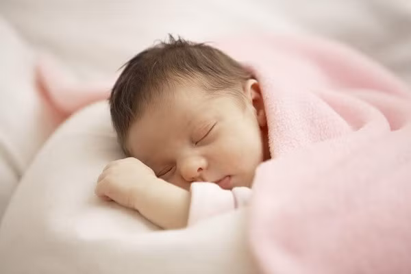 10 điều mẹ không nên làm vì có thể nguy hiểm tới trẻ nhỏ - Ảnh 4