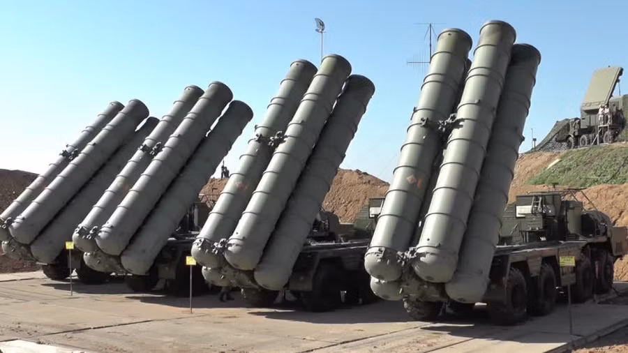 Hệ thống phòng không S-400 của Nga