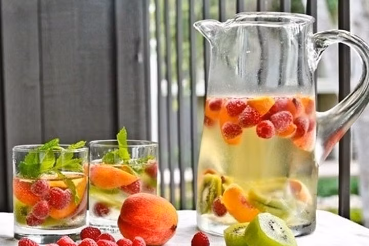Mách bạn cách làm nước detox đẹp da, giải nhiệt mùa hè
