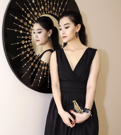 Siêu mẫu Hạ Vy tươi tắn bên hai cậu con trai - 9
