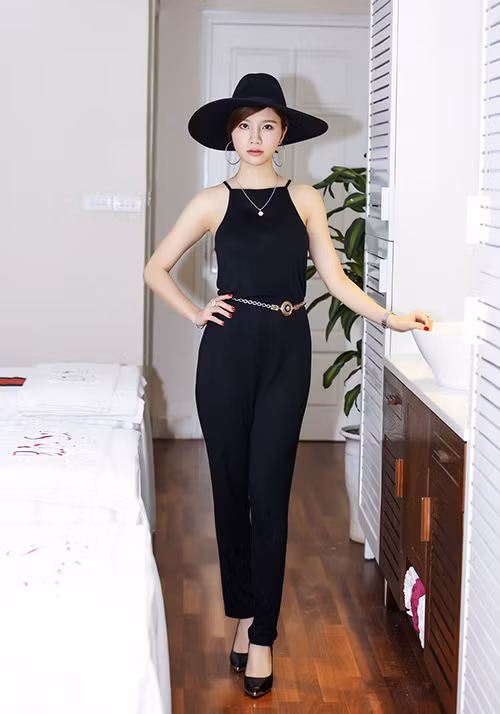 Siêu mẫu Hạ Vy tươi tắn bên hai cậu con trai - 13