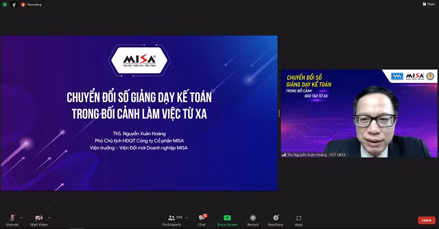 Th.S Nguyễn Xuân Hoàng – Phó Chủ tịch HĐQT Công ty Cổ phần MISA trình bày giải pháp giảng dạy kế toán hiệu quả trong bối cảnh làm việc từ xa.
