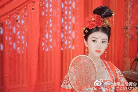 Ngam nhan sac my nhan co trang duoc khen dep hon ca Pham Bang Bang - Anh 4
