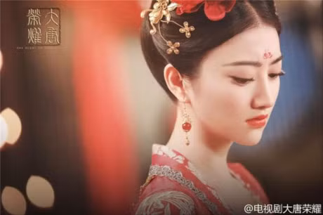 Ngam nhan sac my nhan co trang duoc khen dep hon ca Pham Bang Bang - Anh 3
